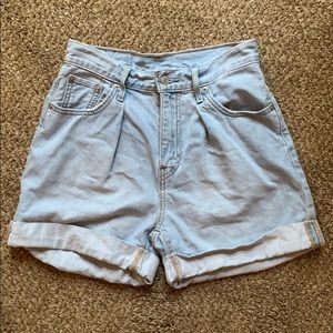 Pleated Levi denim shorts